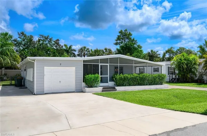 2  Sonderhen  DR, Naples, FL 34114