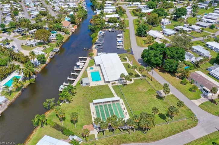 2  Sonderhen  DR, Naples, FL 34114