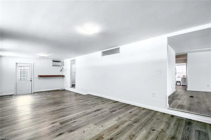 2  Sonderhen  DR, Naples, FL 34114