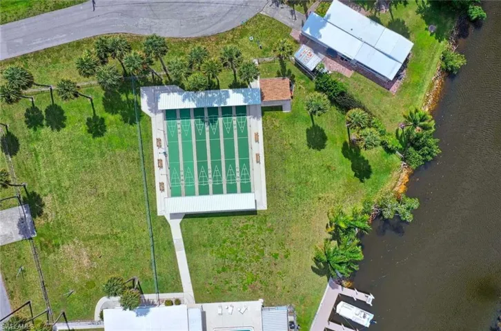 2  Sonderhen  DR, Naples, FL 34114