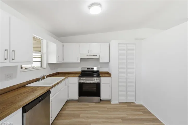 221 SW 22nd  ST, Cape Coral, FL 33991
