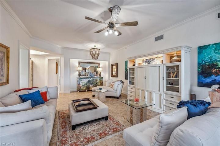 9205 Museo CIR # 104, NAPLES FL 34114