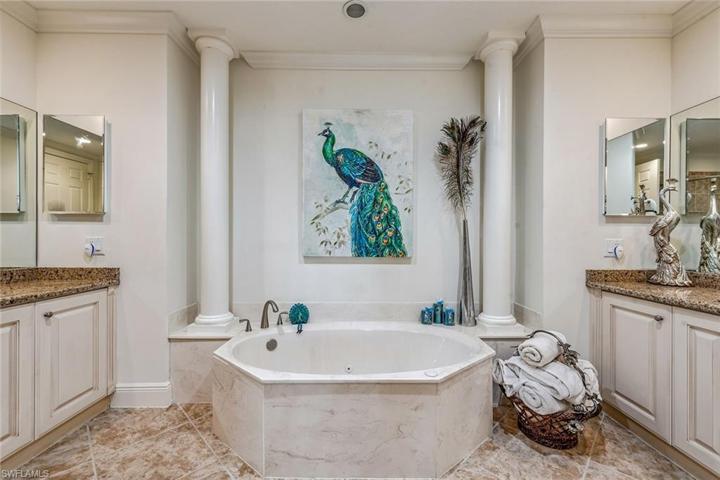 9205 Museo CIR # 104, NAPLES FL 34114