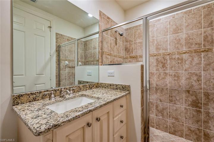 9205 Museo CIR # 104, NAPLES FL 34114