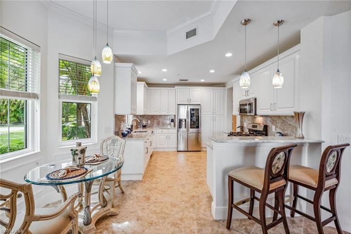 9205 Museo CIR # 104, NAPLES FL 34114
