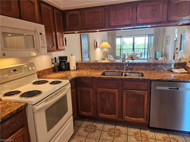 21470 Bay Village Dr 244, Fort Myers Beach, Florida 33931