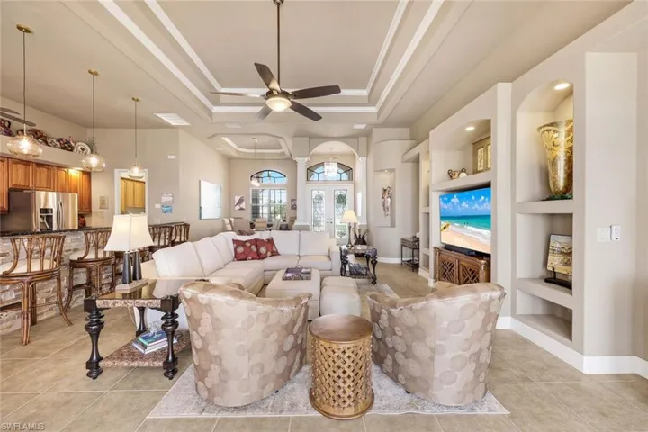 1028  Dolphin  DR, Cape Coral, FL 33904