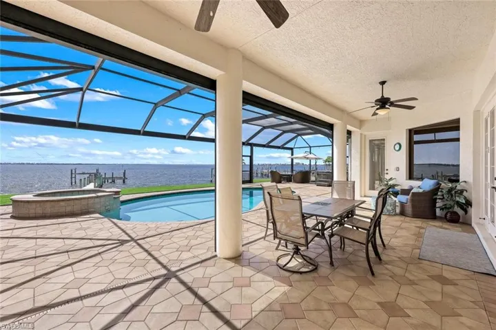 1028  Dolphin  DR, Cape Coral, FL 33904
