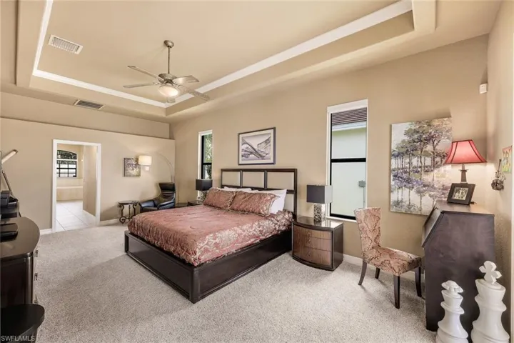 1028  Dolphin  DR, Cape Coral, FL 33904