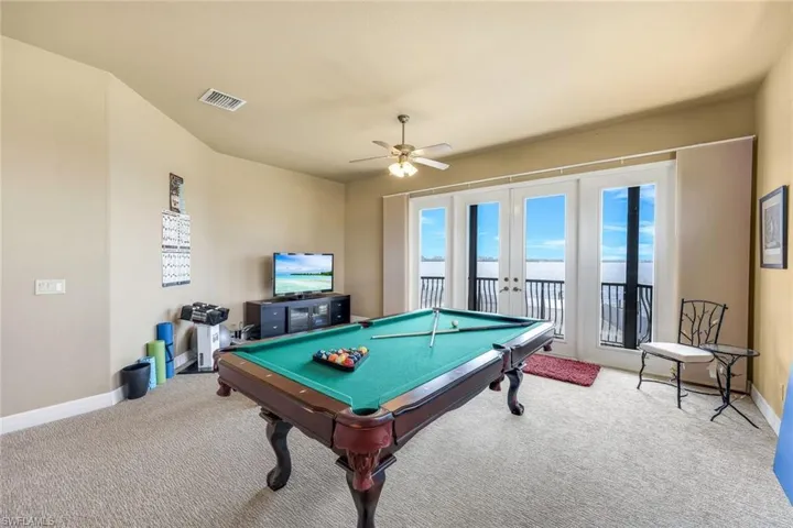 1028  Dolphin  DR, Cape Coral, FL 33904