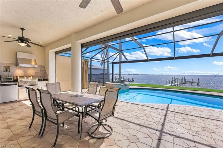 1028  Dolphin  DR, Cape Coral, FL 33904