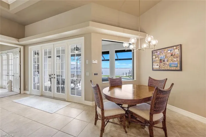 1028  Dolphin  DR, Cape Coral, FL 33904