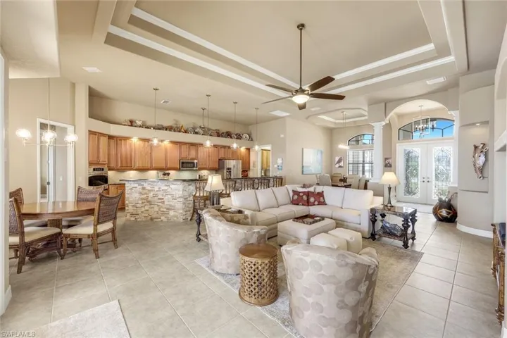 1028  Dolphin  DR, Cape Coral, FL 33904