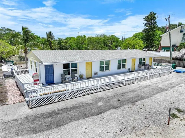 407  Mango  AVE, Other, FL 34140