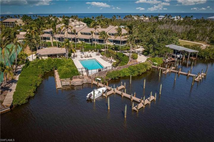 Pool, clubhouse and fishing dock