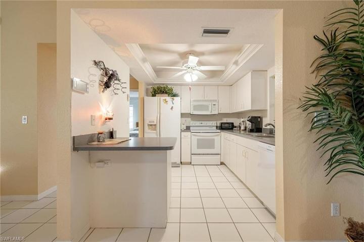 3825 SE 10th AVE, CAPE CORAL FL 33904