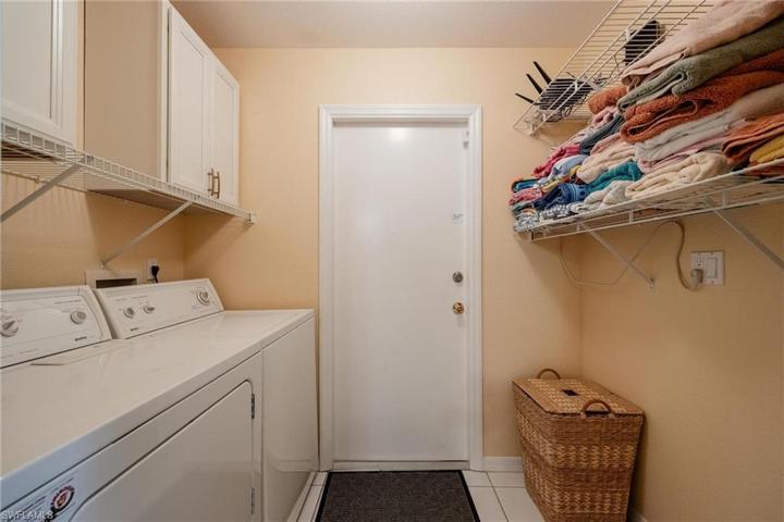 3825 SE 10th AVE, CAPE CORAL FL 33904