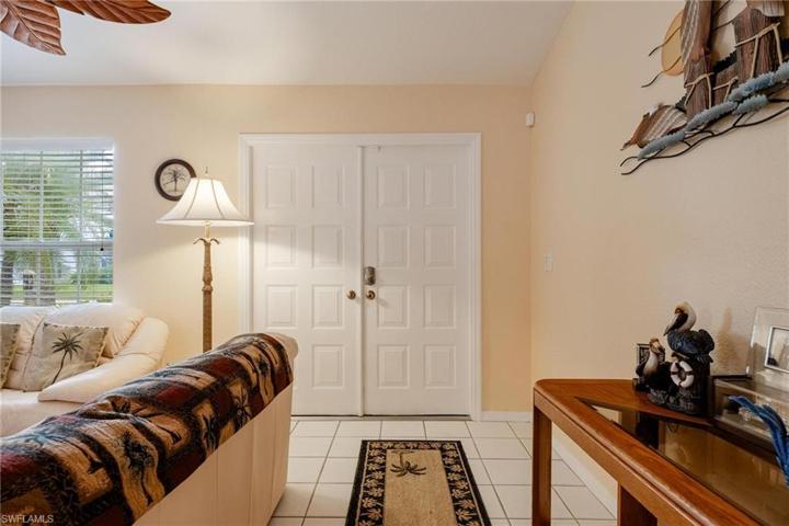3825 SE 10th AVE, CAPE CORAL FL 33904