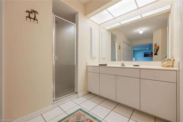 3825 SE 10th AVE, CAPE CORAL FL 33904