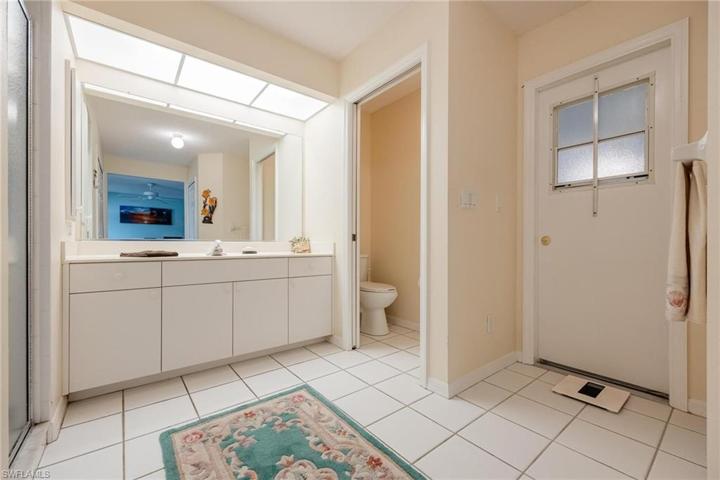 3825 SE 10th AVE, CAPE CORAL FL 33904
