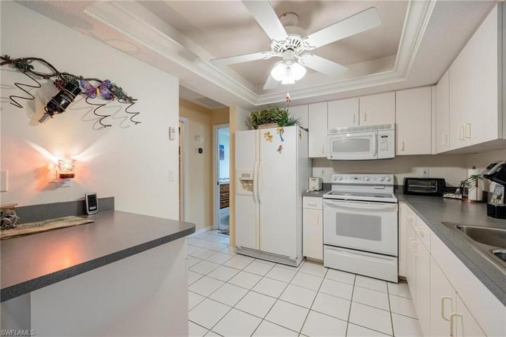 3825 SE 10th AVE, CAPE CORAL FL 33904