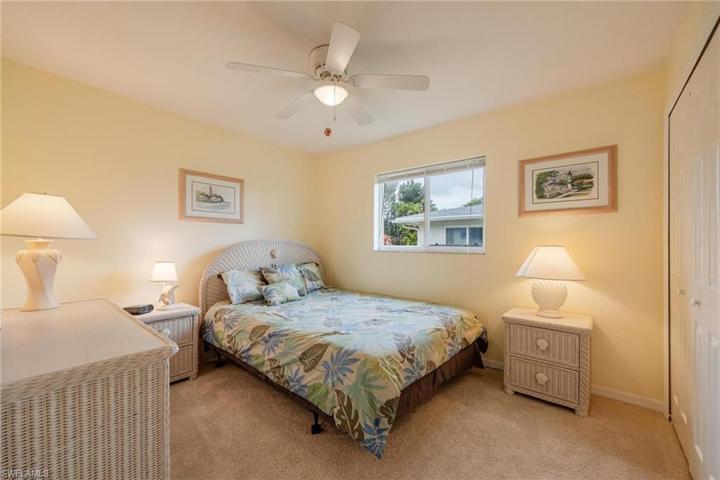 3825 SE 10th AVE, CAPE CORAL FL 33904