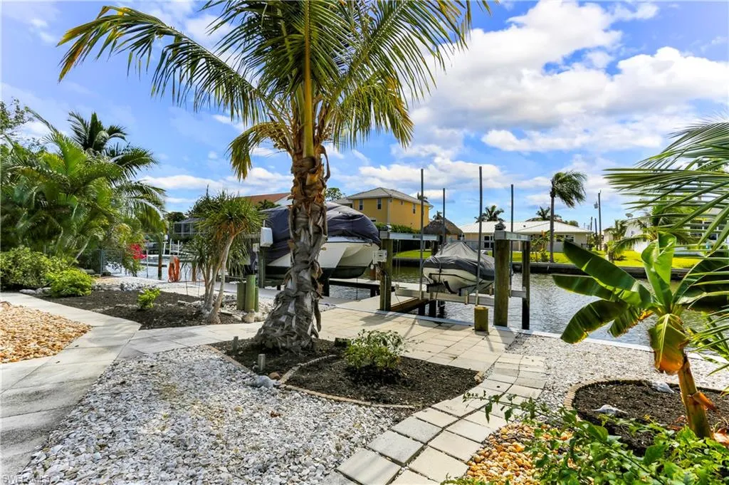 226 1st ST, Bonita Springs, FL 34134,224105184