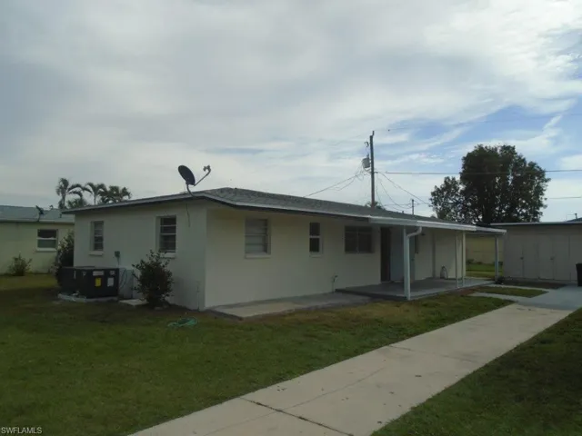 11411  Linda Loma  DR, Fort Myers, FL 33908