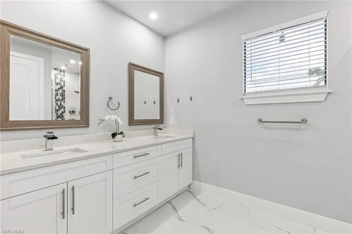 2628 Sw 2nd Pl, Cape Coral, Florida 33914