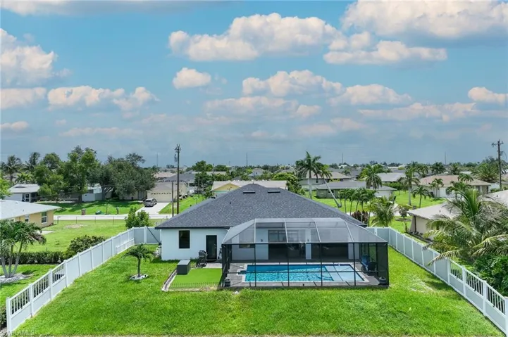 2628 Sw 2nd Pl, Cape Coral, Florida 33914