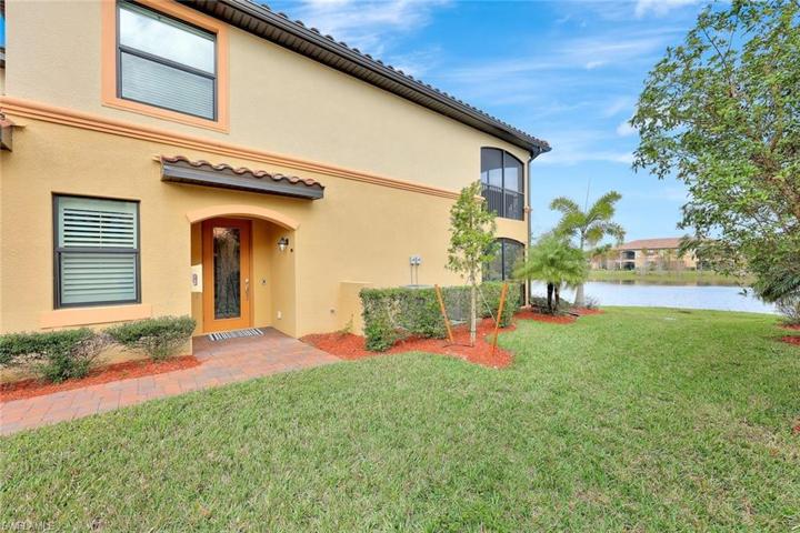 17381  Cherrywood  CT, Bonita Springs, FL 34135