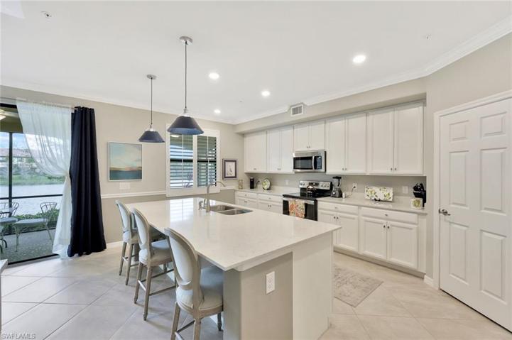 17381  Cherrywood  CT, Bonita Springs, FL 34135