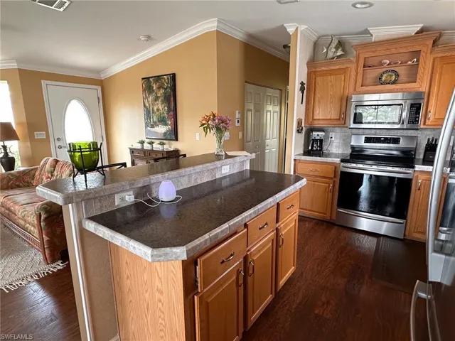 1035 Diamond Lake CIR, NAPLES FL 34114