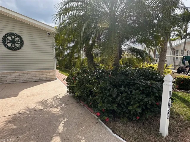1035 Diamond Lake CIR, NAPLES FL 34114