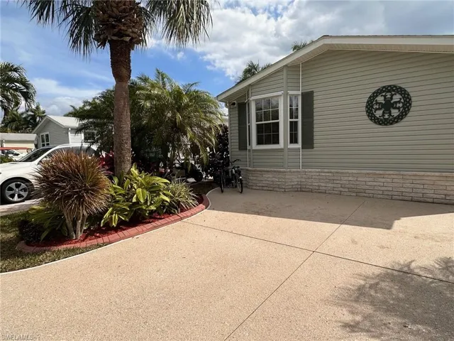 1035 Diamond Lake CIR, NAPLES FL 34114