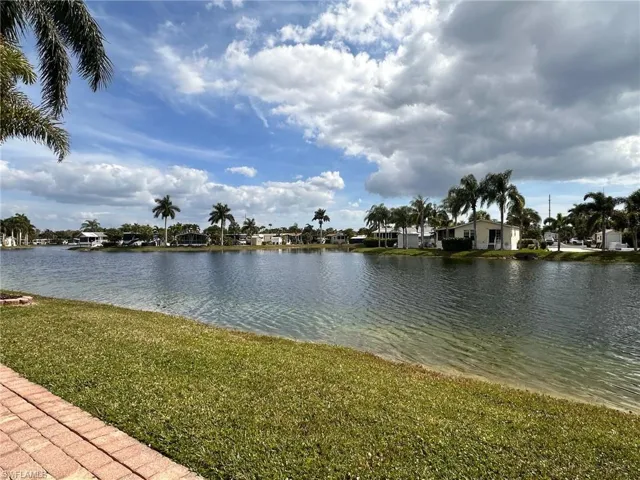 1035 Diamond Lake CIR, NAPLES FL 34114