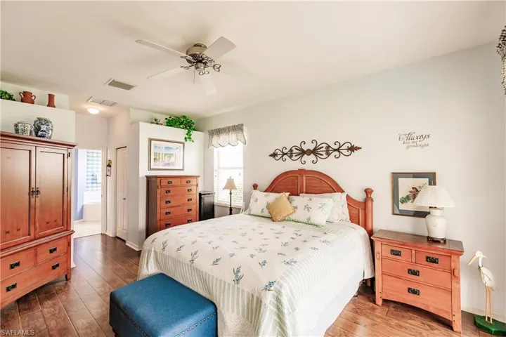 HUGE MASTER BEDROOM