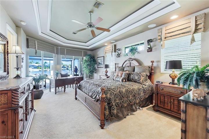 1925 Harbour CIR, CAPE CORAL FL 33914