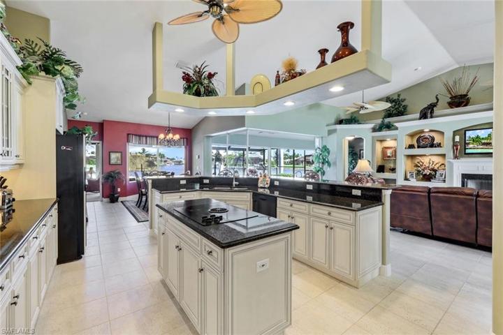 1925 Harbour CIR, CAPE CORAL FL 33914