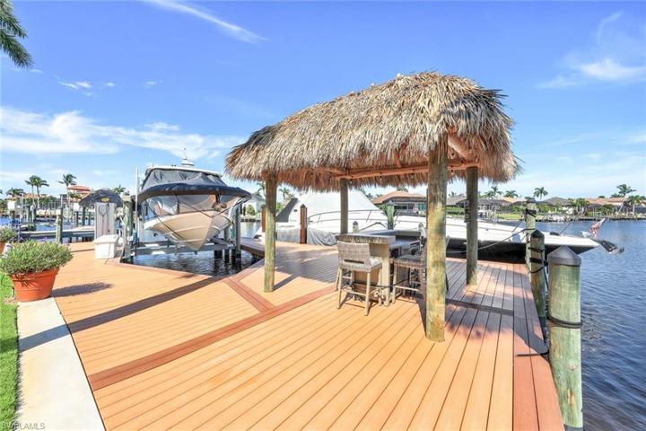 1925 Harbour CIR, CAPE CORAL FL 33914