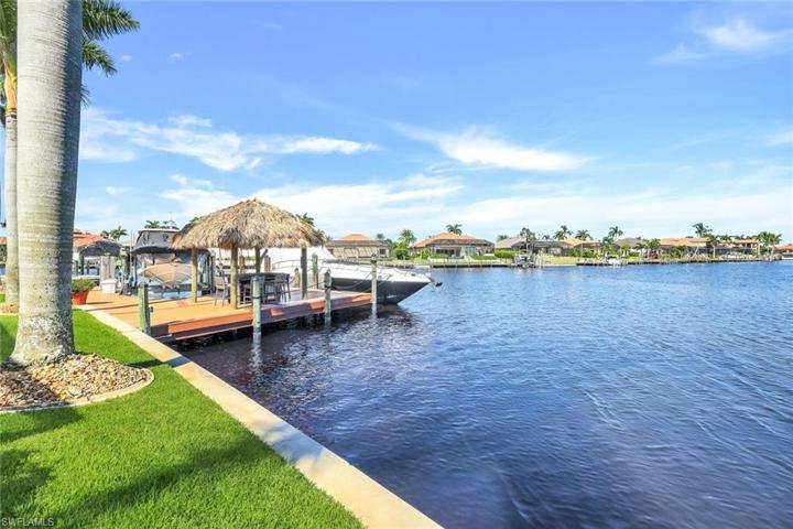 1925 Harbour CIR, CAPE CORAL FL 33914