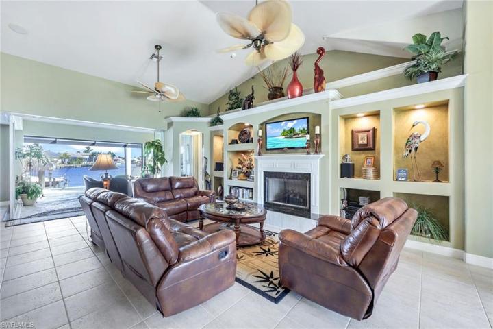 1925 Harbour CIR, CAPE CORAL FL 33914