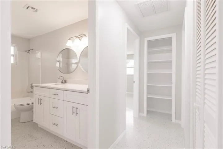 444  Edgewood  RD, Venice, FL 34293