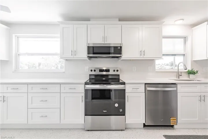 444  Edgewood  RD, Venice, FL 34293
