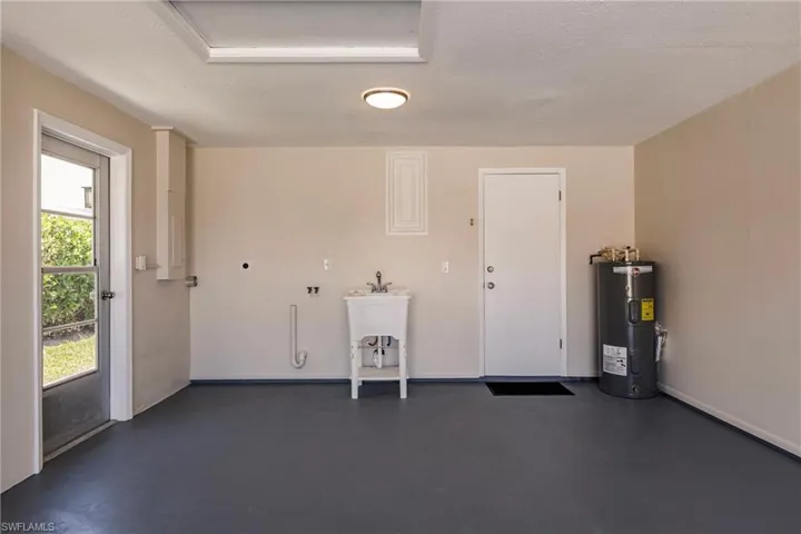 444  Edgewood  RD, Venice, FL 34293