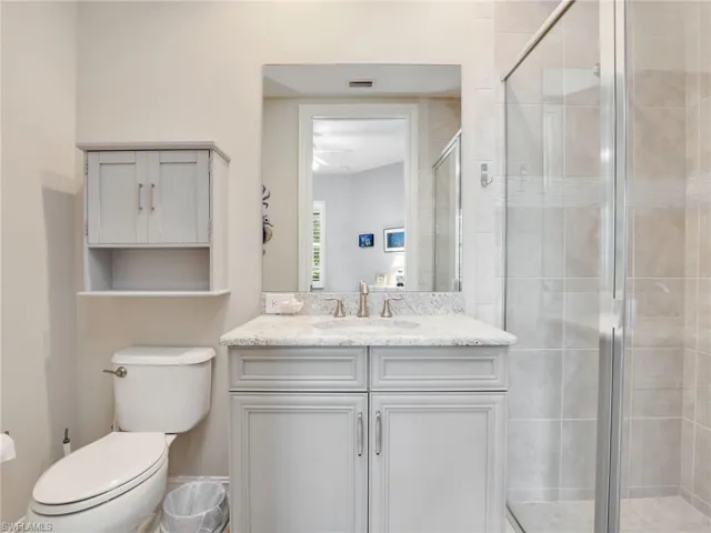 En-Suite Bathroom