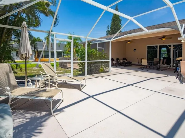 25401 Carney Cir, Bonita Springs, Florida 34135