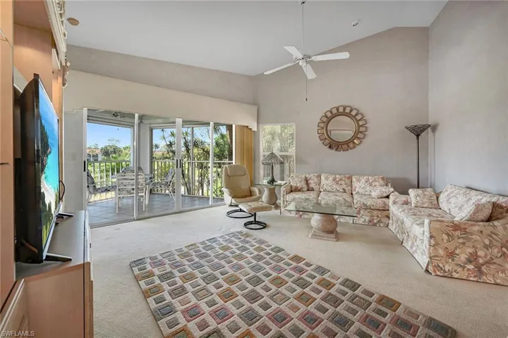 1090  Woodshire  LN, Naples, FL 34105