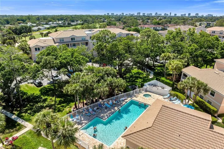 1090  Woodshire  LN, Naples, FL 34105