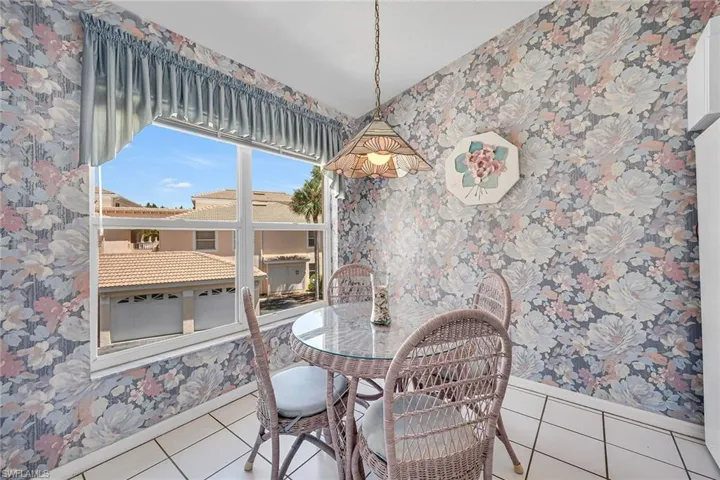 1090  Woodshire  LN, Naples, FL 34105